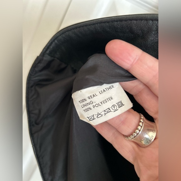 Leather vest - Picture 10 of 11